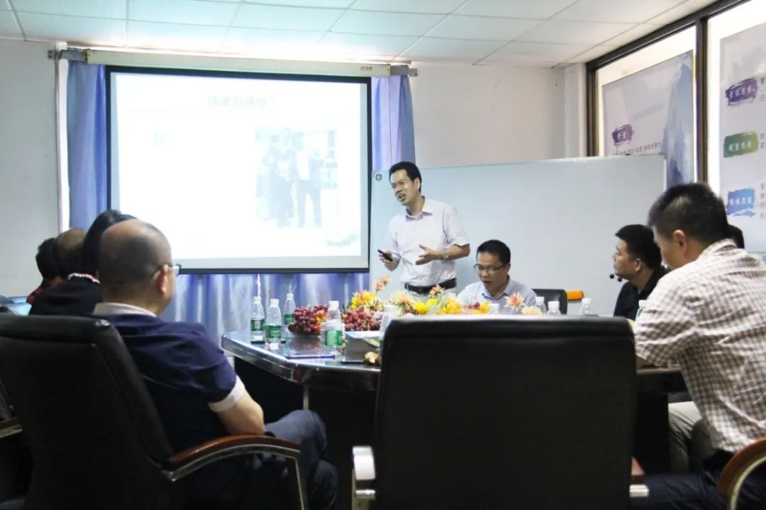 【賽思達烤箱】董事長參加《打造行業“1+1>2”聚合效應》會議 【賽思達烤箱】董事長參加《打造行業“1+1>2”聚合效應》會議