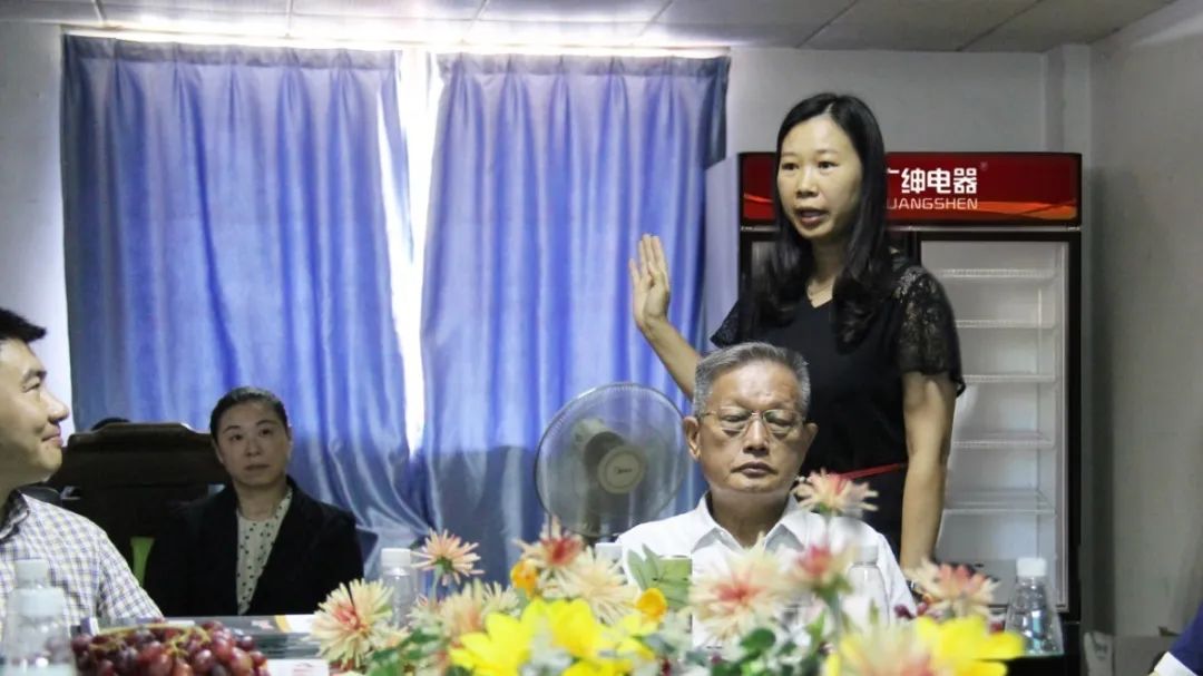 【賽思達烤箱】董事長參加《打造行業“1+1>2”聚合效應》會議 【賽思達烤箱】董事長參加《打造行業“1+1>2”聚合效應》會議