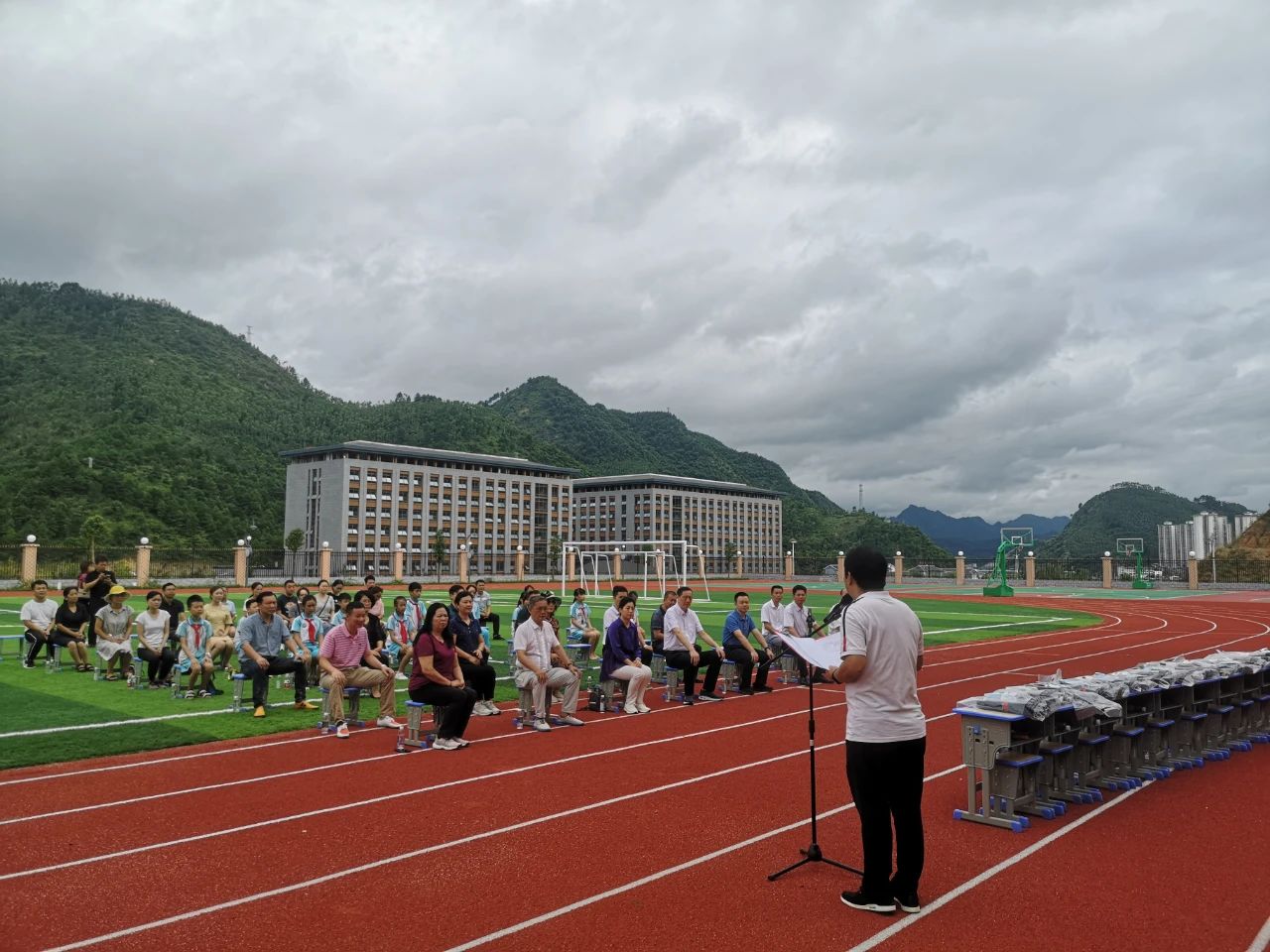 省酒協(xié)會(huì)長(zhǎng)、賽思達(dá)董事長(zhǎng)唐樹松先生赴貴州考察對(duì)接?xùn)|西部扶貧協(xié)作工作 省酒協(xié)會(huì)長(zhǎng)、賽思達(dá)董事長(zhǎng)唐樹松先生赴貴州考察對(duì)接?xùn)|西部扶貧協(xié)作工作