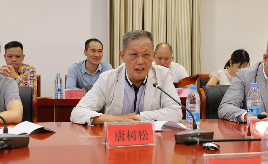 省酒協(xié)會(huì)長(zhǎng)、賽思達(dá)董事長(zhǎng)唐樹松先生赴貴州考察對(duì)接?xùn)|西部扶貧協(xié)作工作 省酒協(xié)會(huì)長(zhǎng)、賽思達(dá)董事長(zhǎng)唐樹松先生赴貴州考察對(duì)接?xùn)|西部扶貧協(xié)作工作